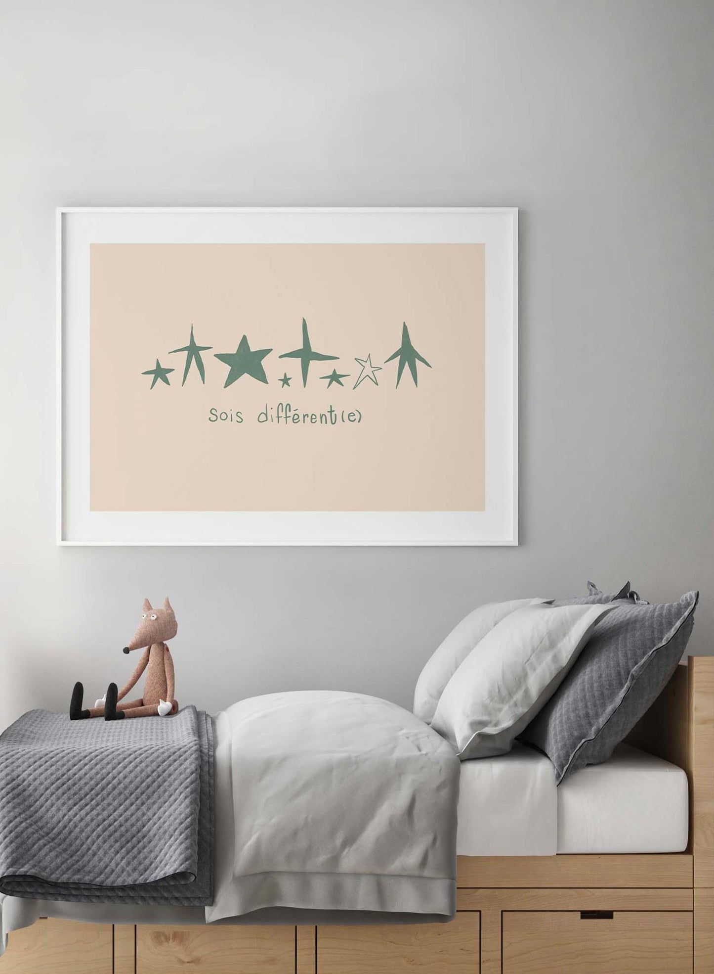 Be Different is a minimalist typography by Opposite Wall of various stars in different shapes and sizes to promote uniqueness with the message "Be different" in French.