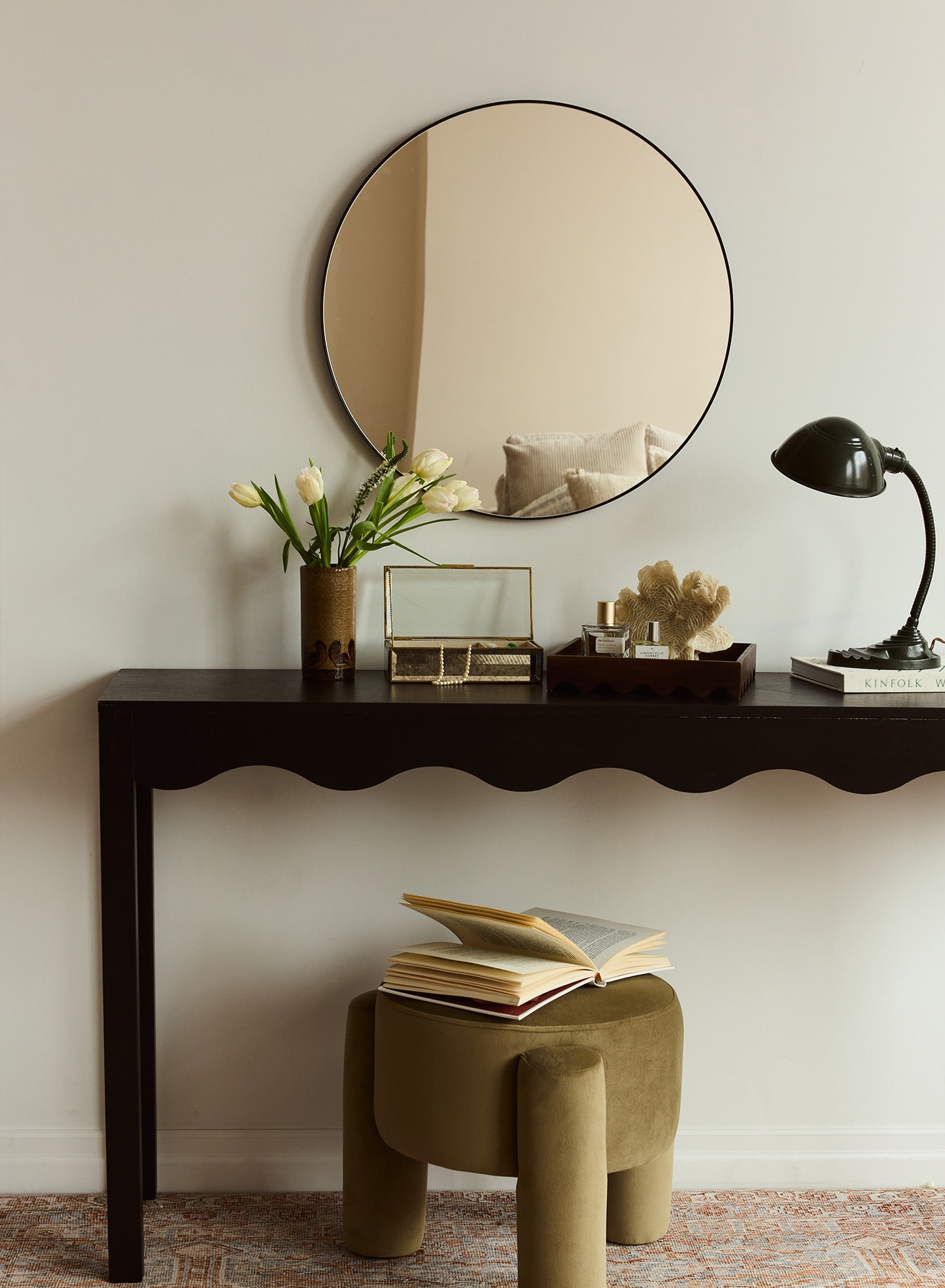 Small Onyx Round Mirror – Black Iron, 24 in | 61 cm